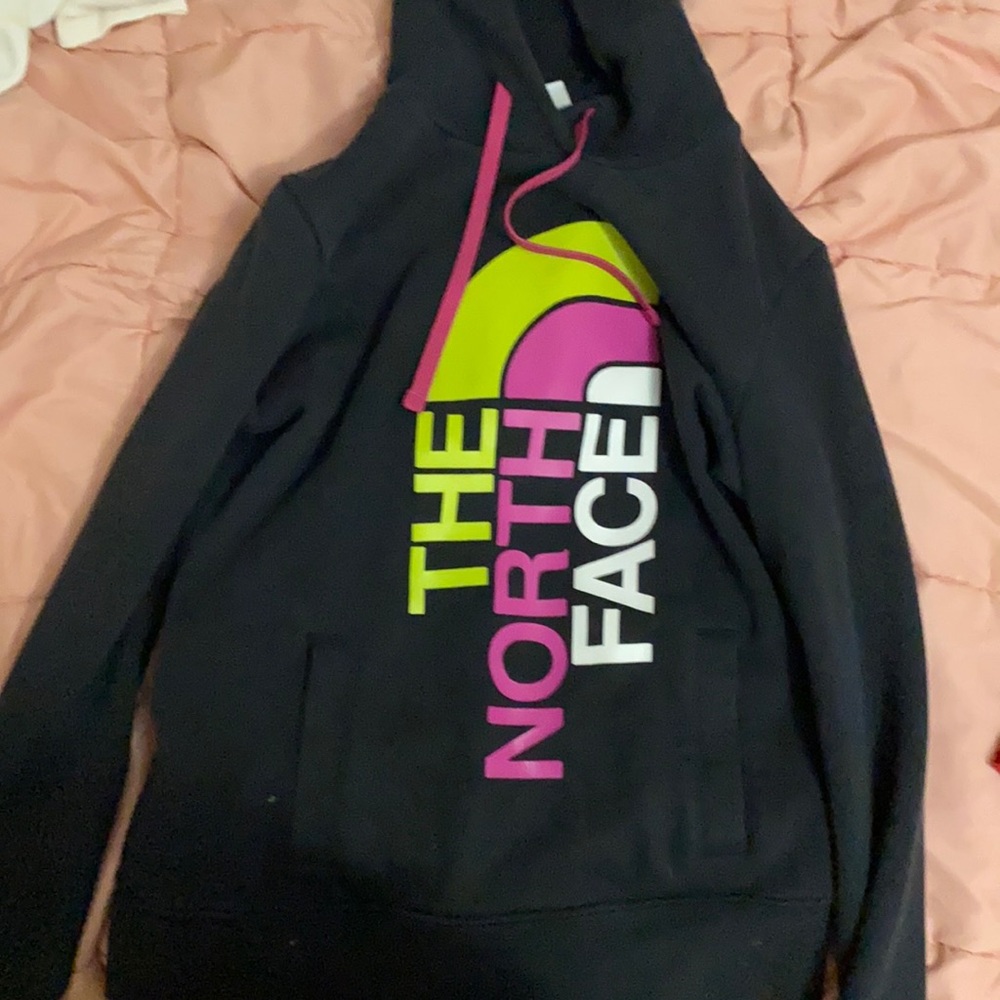 black north face hoodie